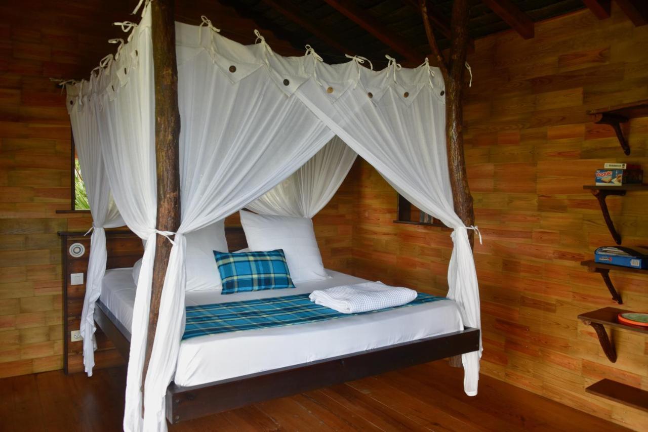 Domaine Karaibes Villa Deshaies Luaran gambar